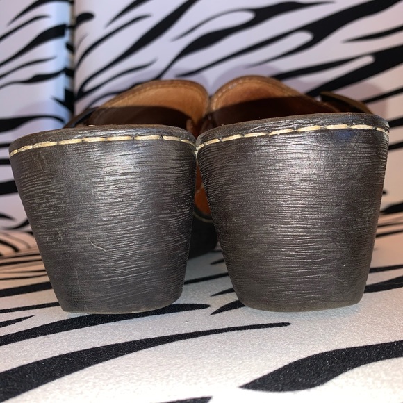 Born Clogs - Picture 7 of 8